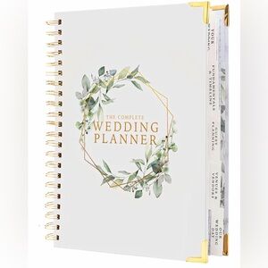 WEDDING PLANNER: YOUR PERFECT DAY - 132 PAGES